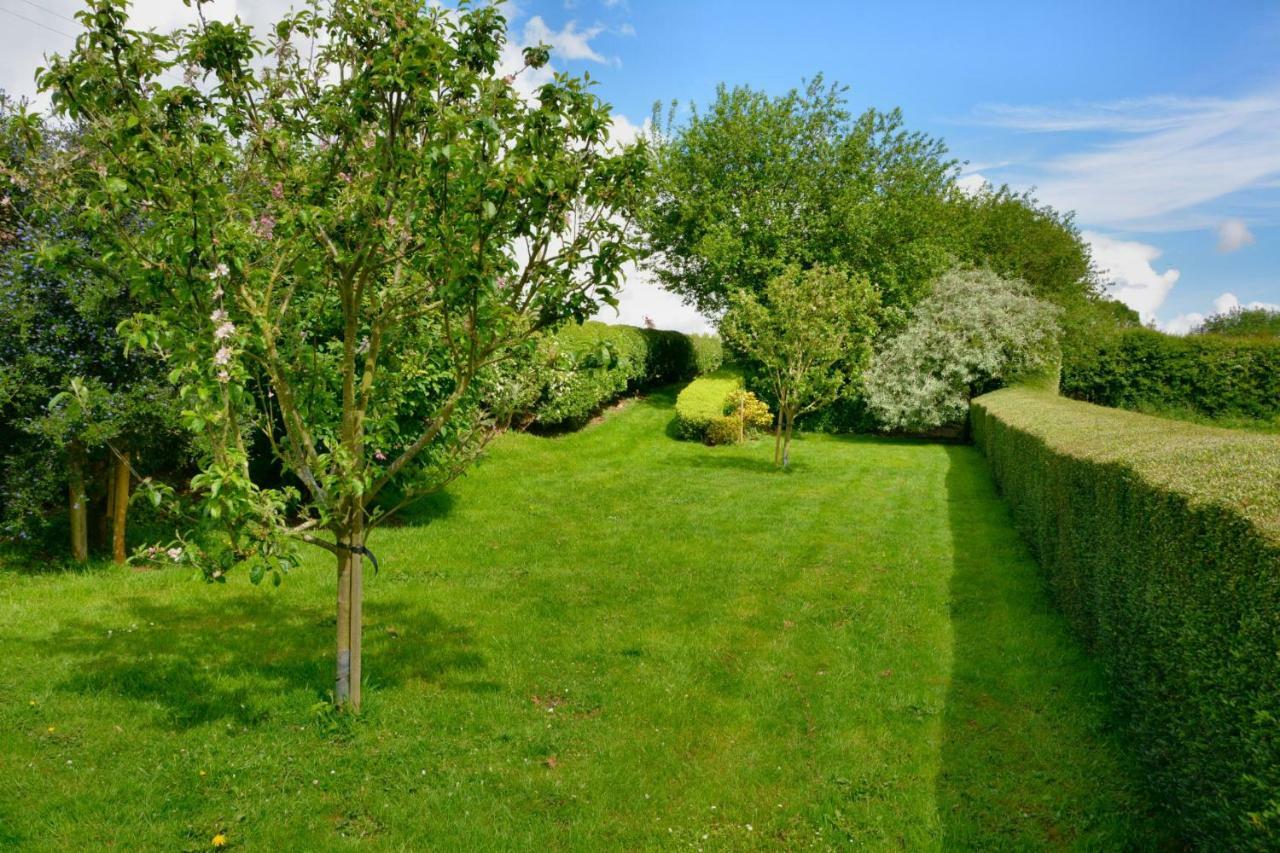 Upper Onibury Cottages Eksteriør bilde